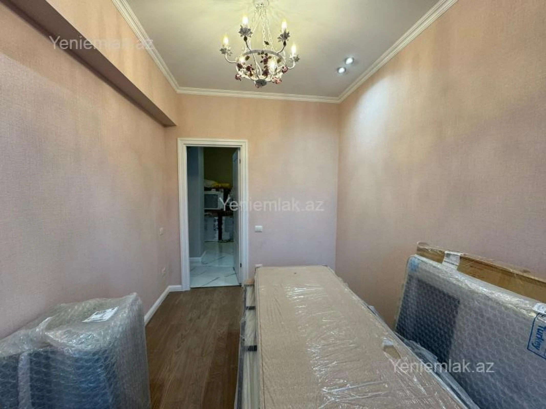 Satılır 2 otaqlı yeni tikili 100 m²