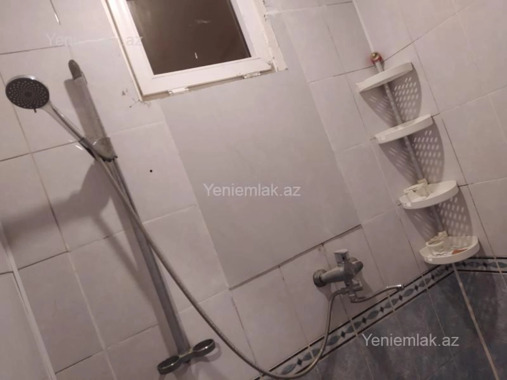 Satılır 2 otaqlı köhnə tikili 40 m²
