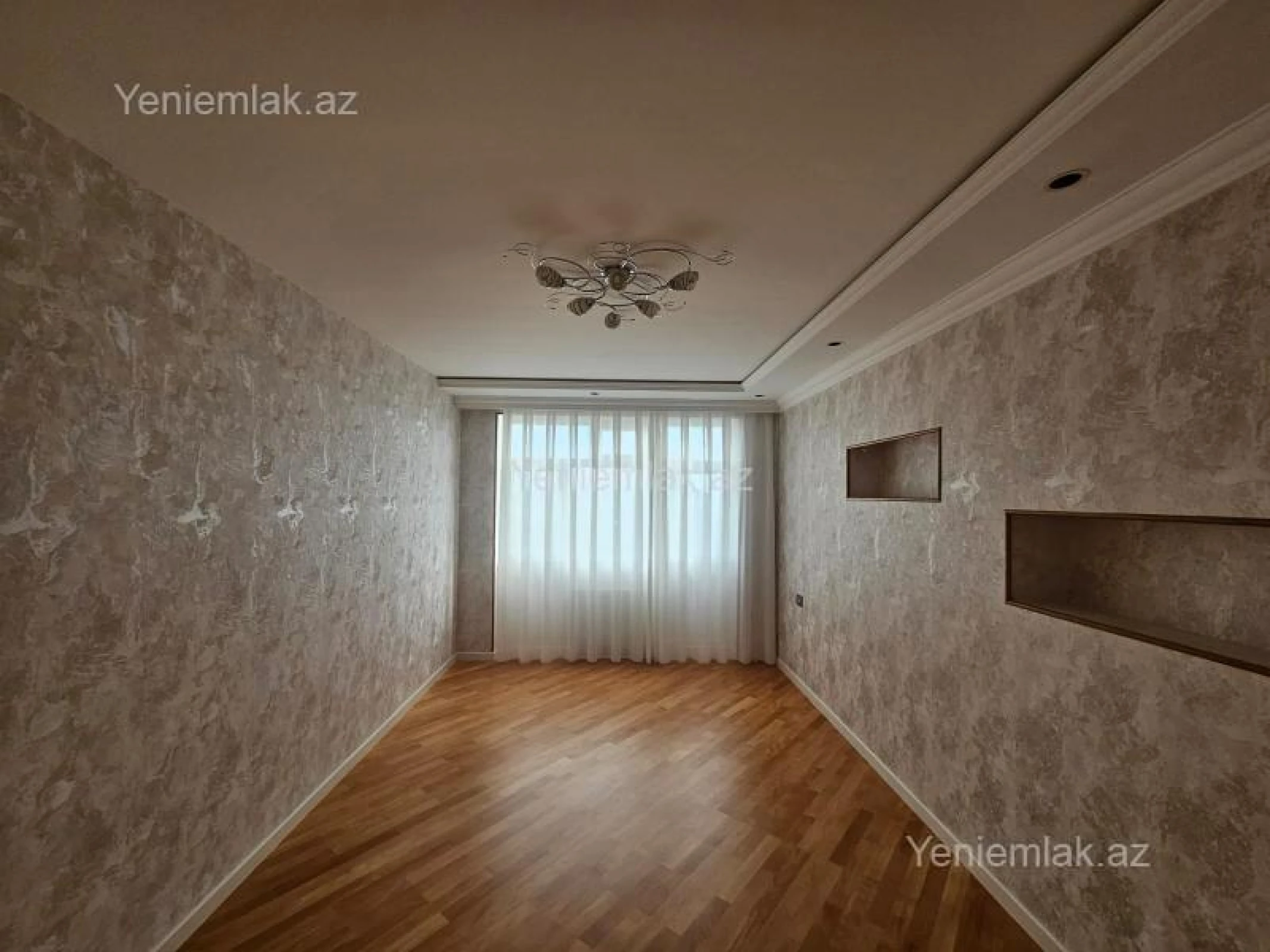 Satılır 3 otaqlı köhnə tikili 100 m²