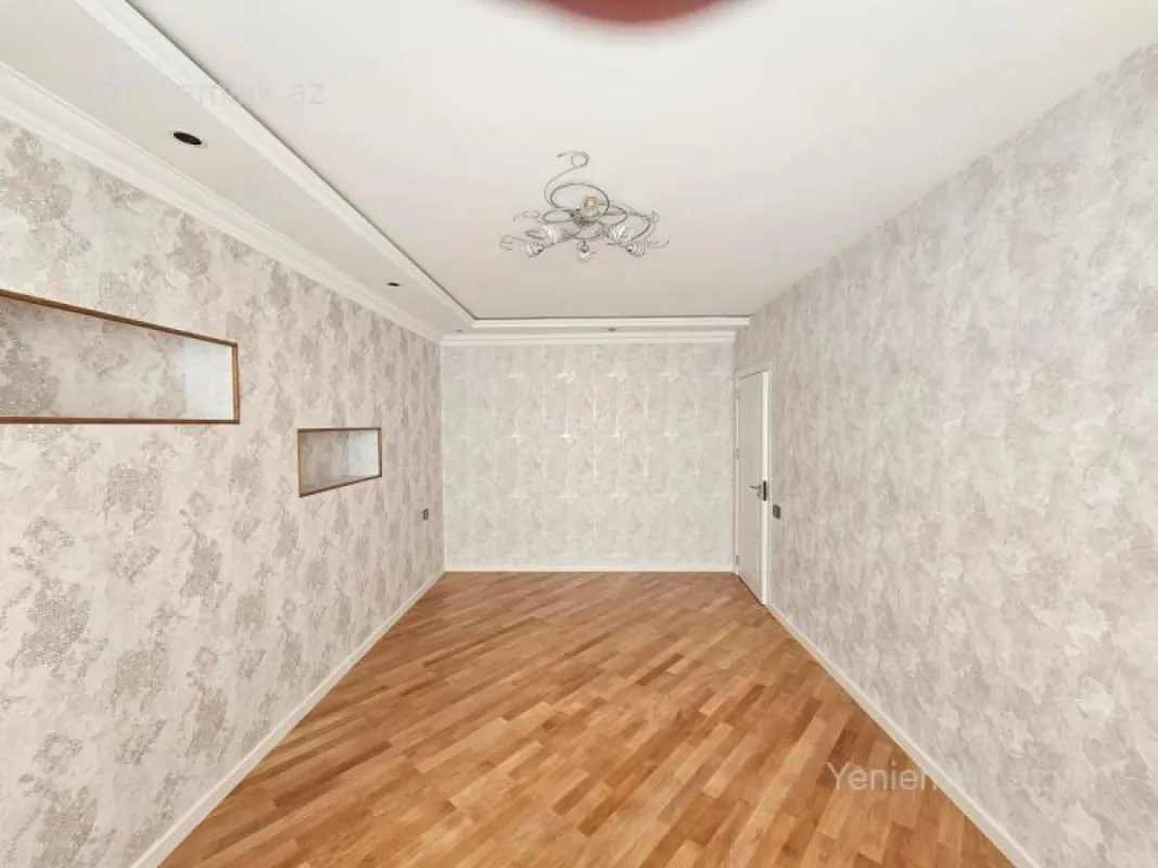 Satılır 3 otaqlı köhnə tikili 100 m²