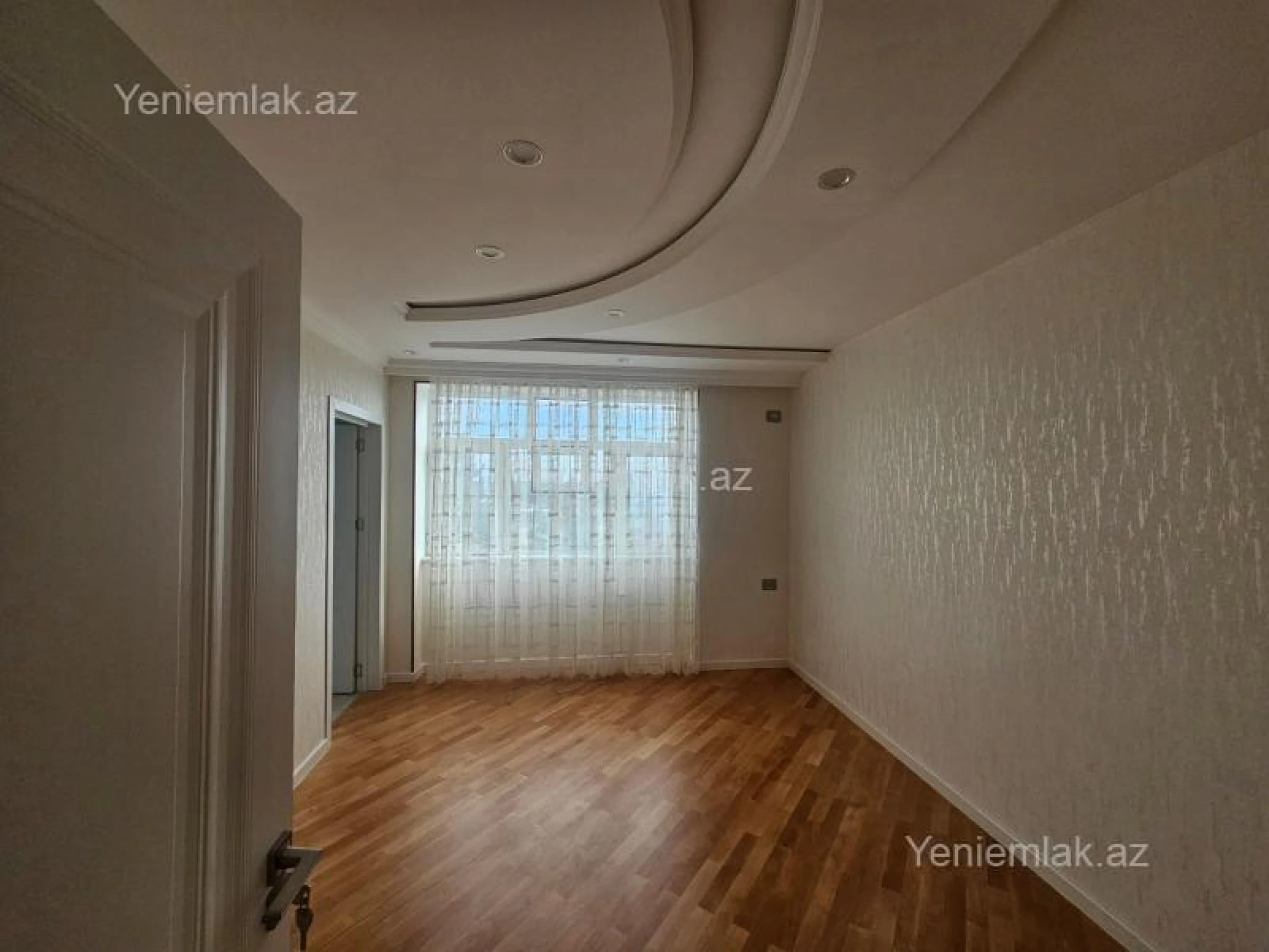 Satılır 3 otaqlı köhnə tikili 100 m²