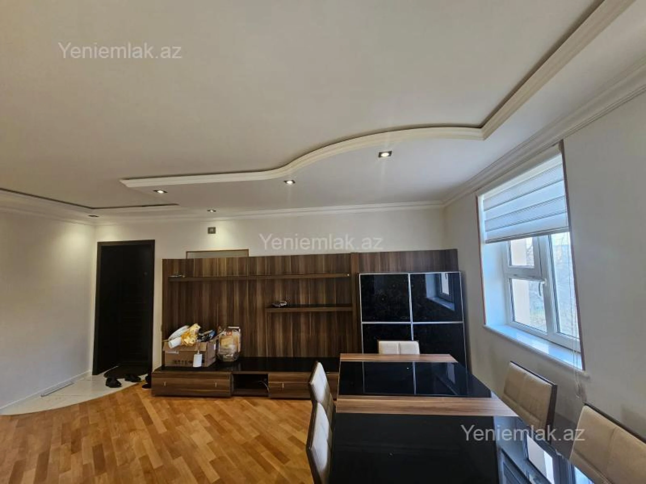 Satılır 3 otaqlı köhnə tikili 100 m²