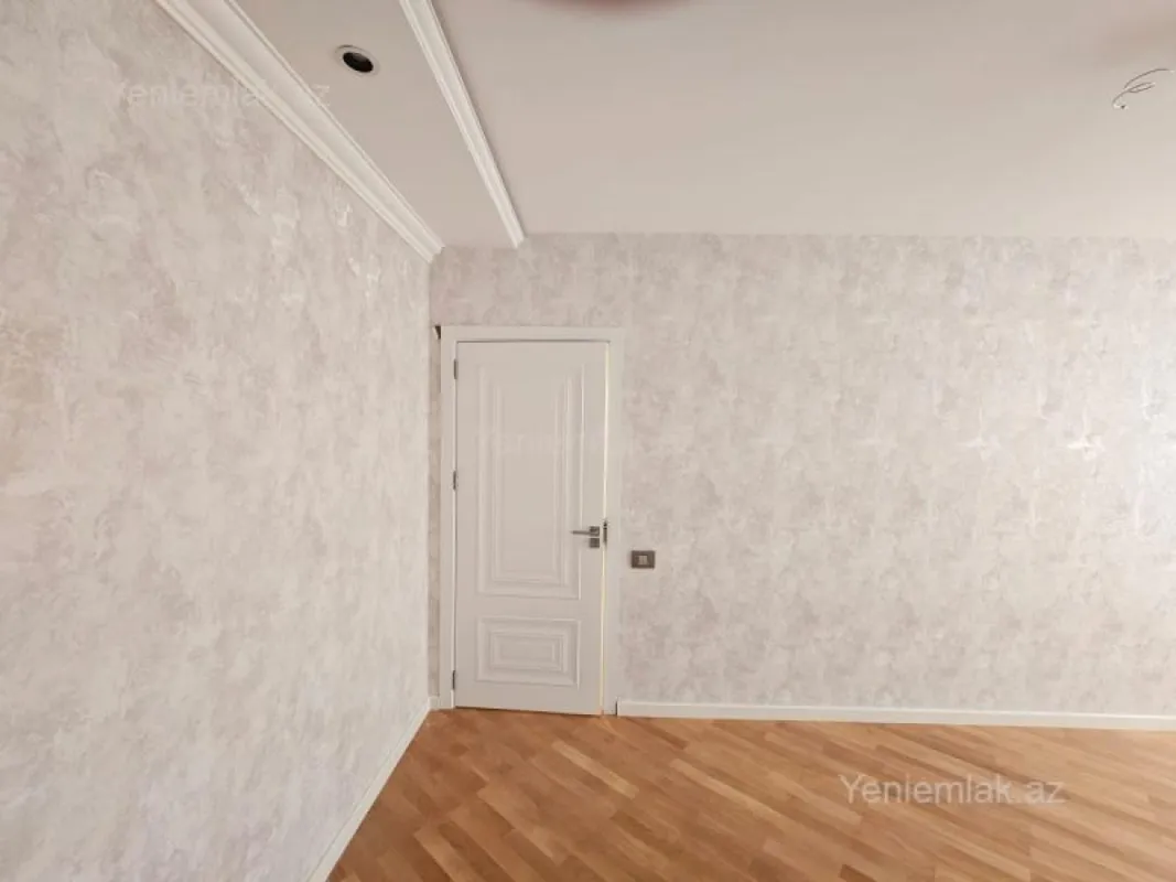 Satılır 3 otaqlı köhnə tikili 100 m²