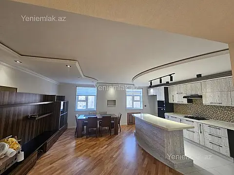 Satılır 3 otaqlı köhnə tikili 100 m²