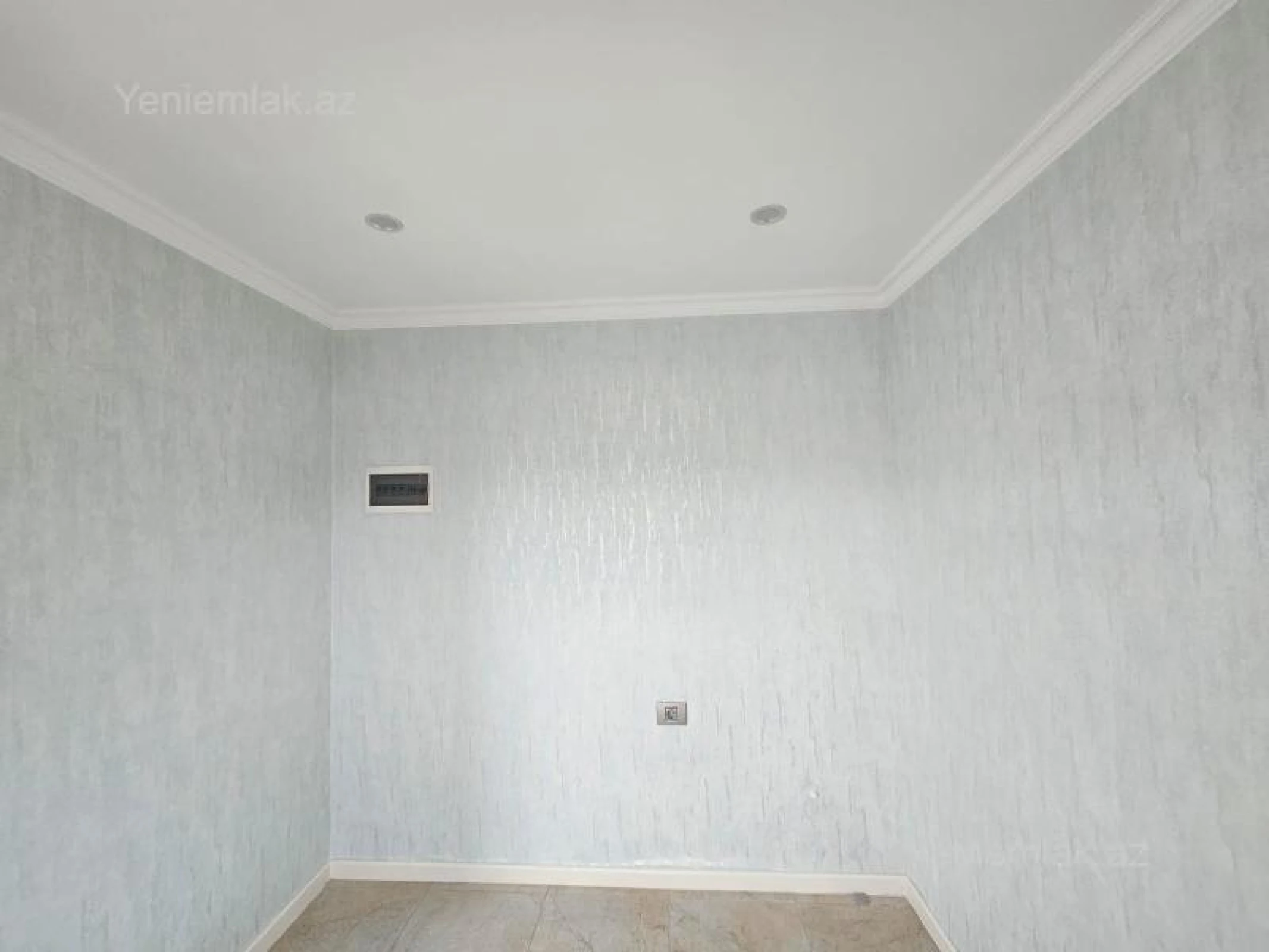 Satılır 3 otaqlı köhnə tikili 100 m²