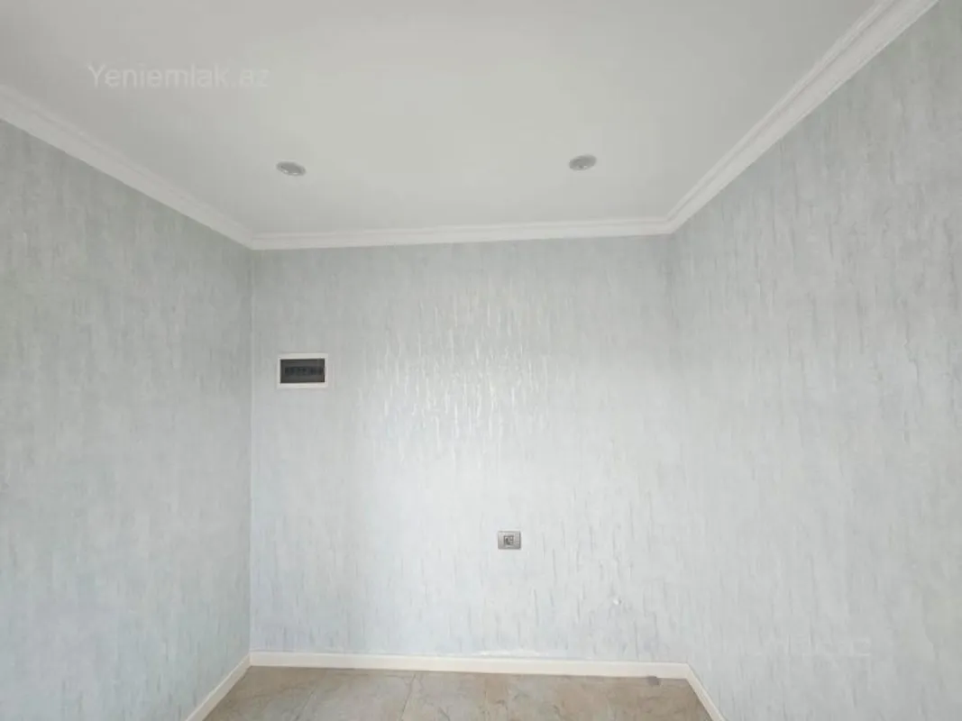 Satılır 3 otaqlı köhnə tikili 100 m²