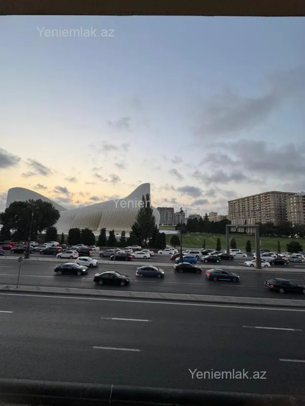 Satılır 3 otaqlı köhnə tikili 70 m²