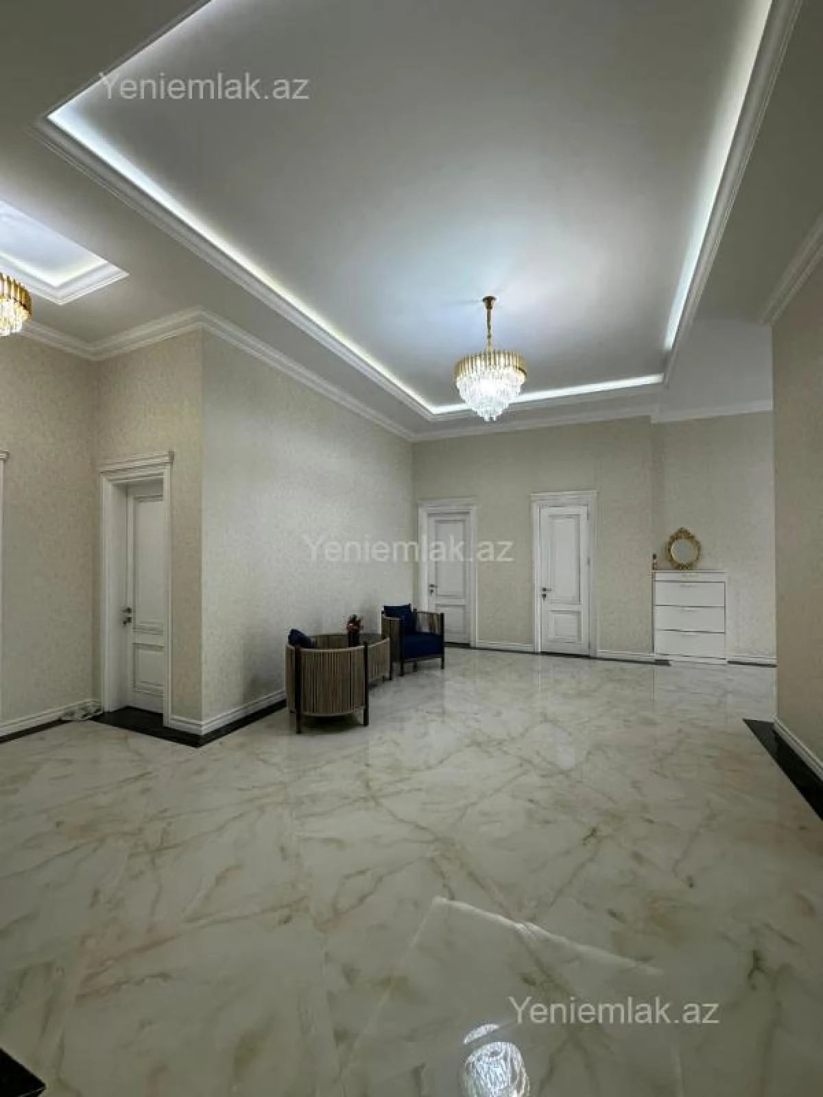 Satılır 5 otaqlı həyət evi 254 m²