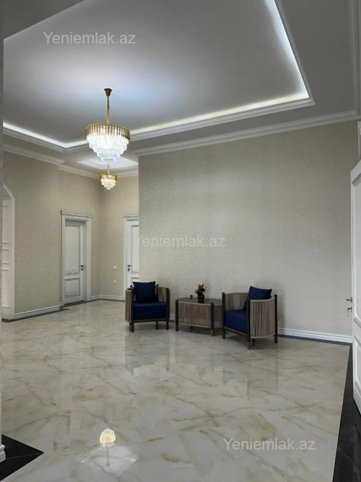Satılır 5 otaqlı həyət evi 254 m²