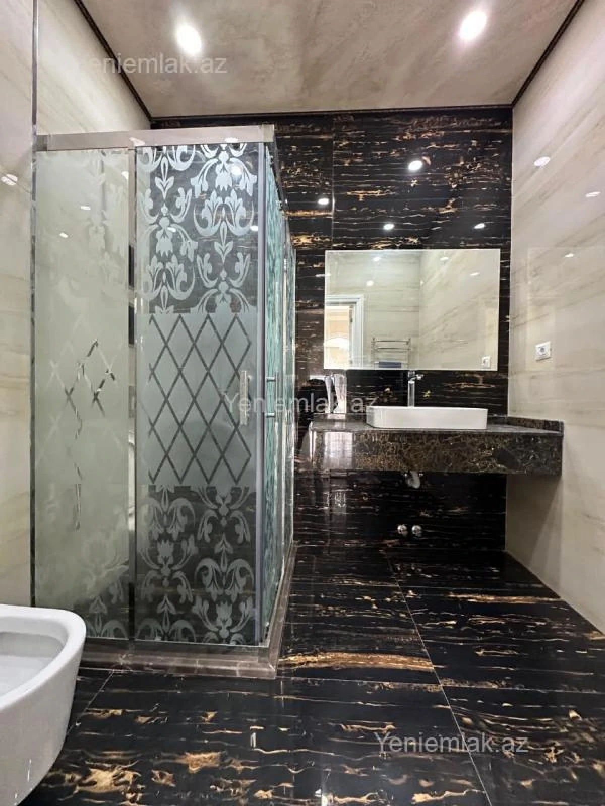 Satılır 5 otaqlı həyət evi 254 m²