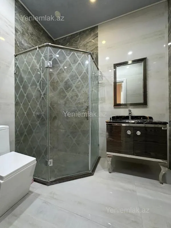 Satılır 5 otaqlı həyət evi 254 m²