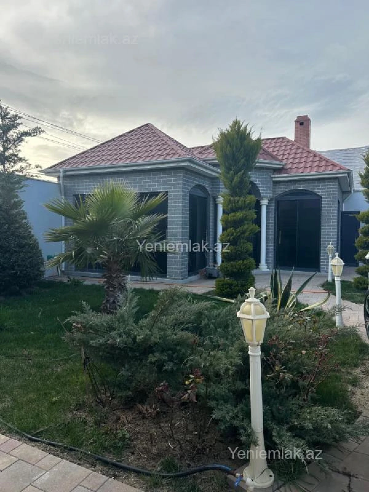 Satılır 5 otaqlı həyət evi 254 m²