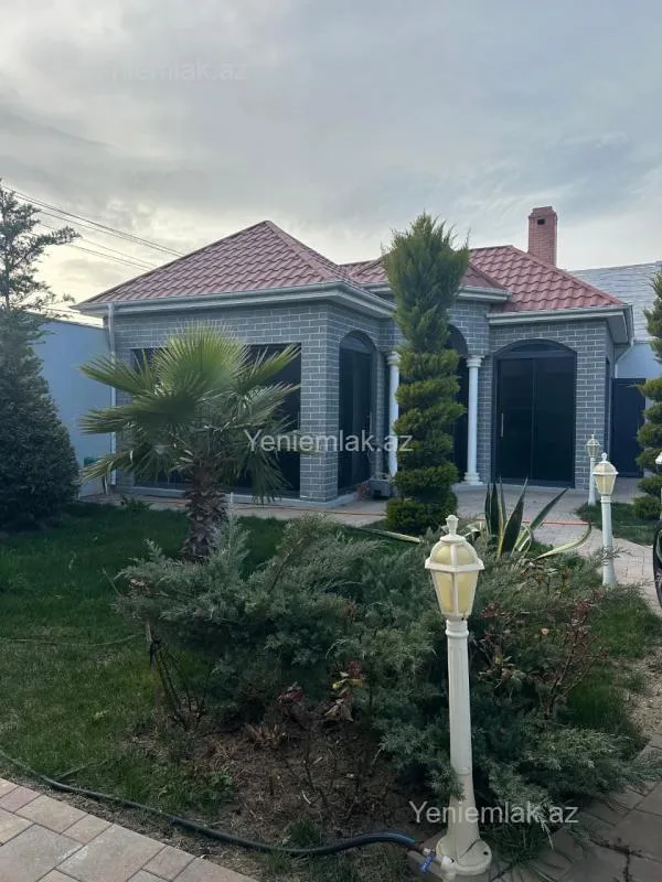 Satılır 5 otaqlı həyət evi 254 m²