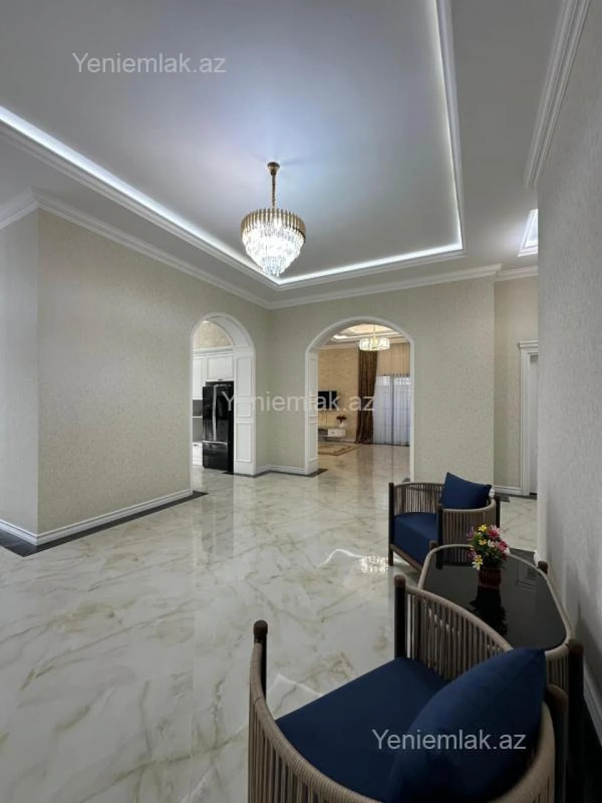 Satılır 5 otaqlı həyət evi 254 m²