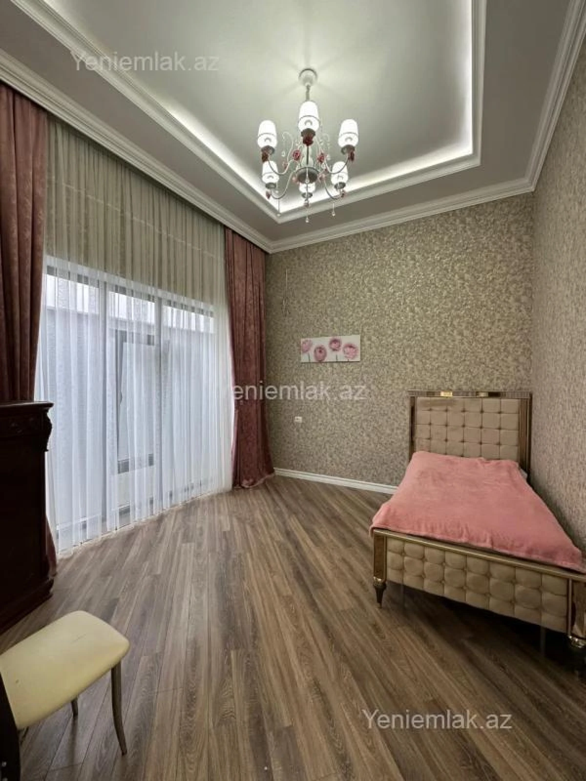 Satılır 5 otaqlı həyət evi 254 m²