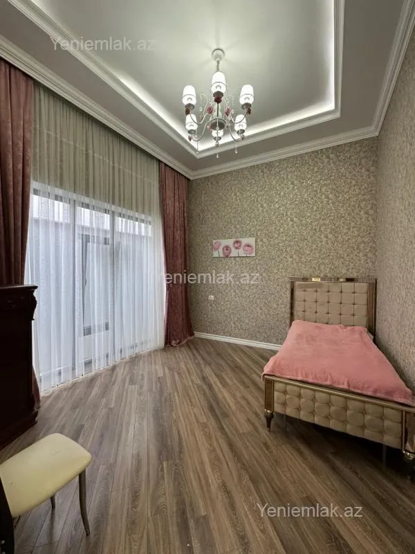 Satılır 5 otaqlı həyət evi 254 m²