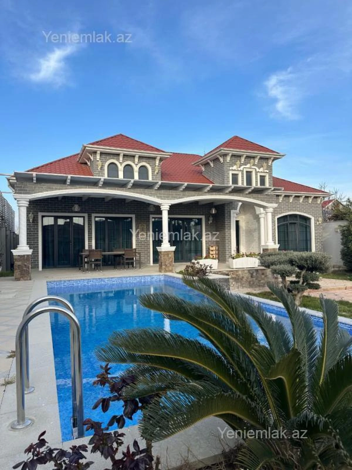 Satılır 5 otaqlı həyət evi 254 m²