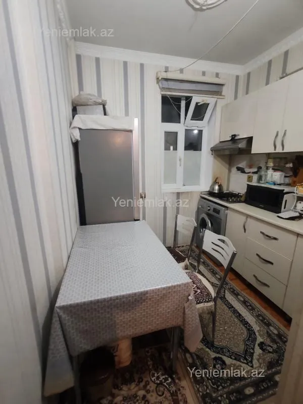 Satılır 2 otaqlı köhnə tikili 40 m²
