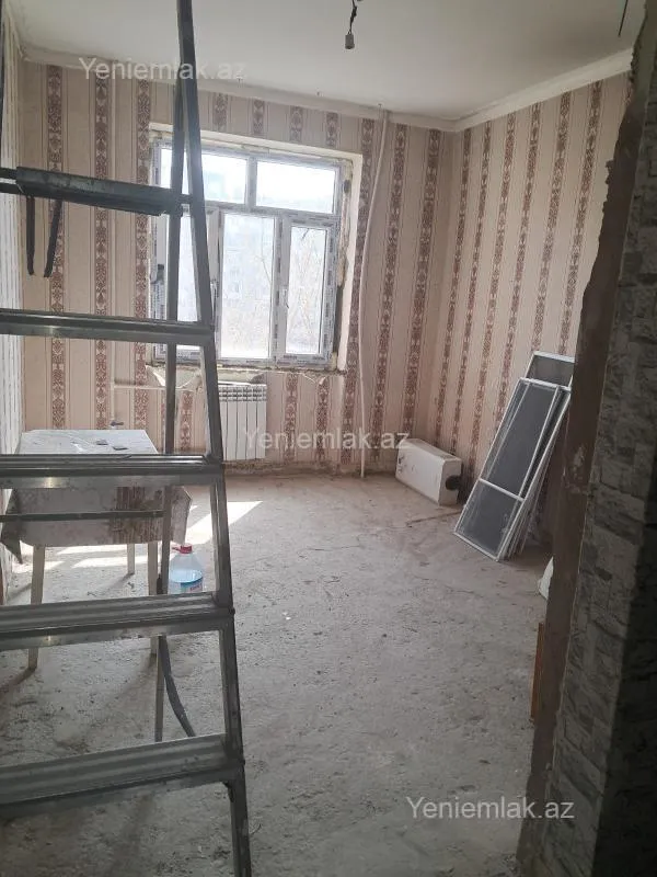 Satılır 2 otaqlı köhnə tikili 58 m²