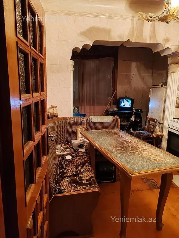 Satılır 3 otaqlı köhnə tikili 80 m²
