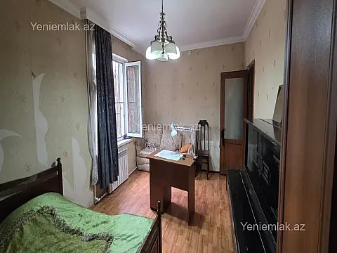 Satılır 1 otaqlı köhnə tikili 40 m²