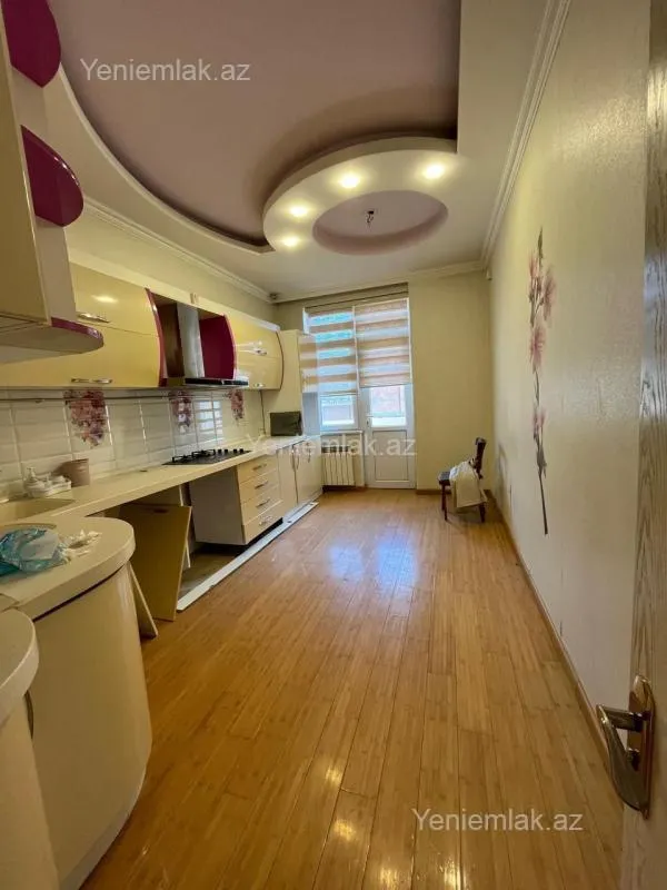Satılır 3 otaqlı yeni tikili 134 m²