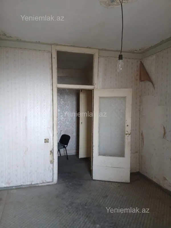 Satılır 2 otaqlı köhnə tikili 70 m²