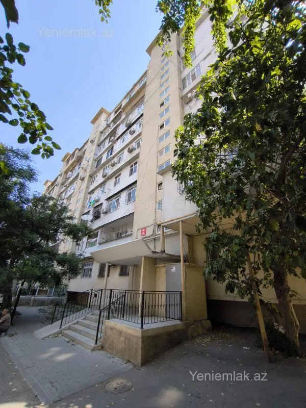 Satılır 2 otaqlı köhnə tikili 70 m²