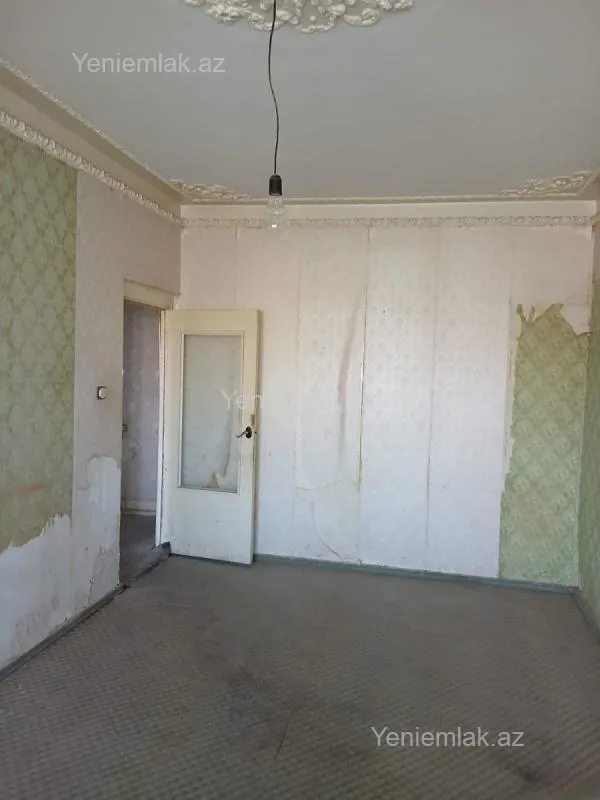 Satılır 2 otaqlı köhnə tikili 70 m²