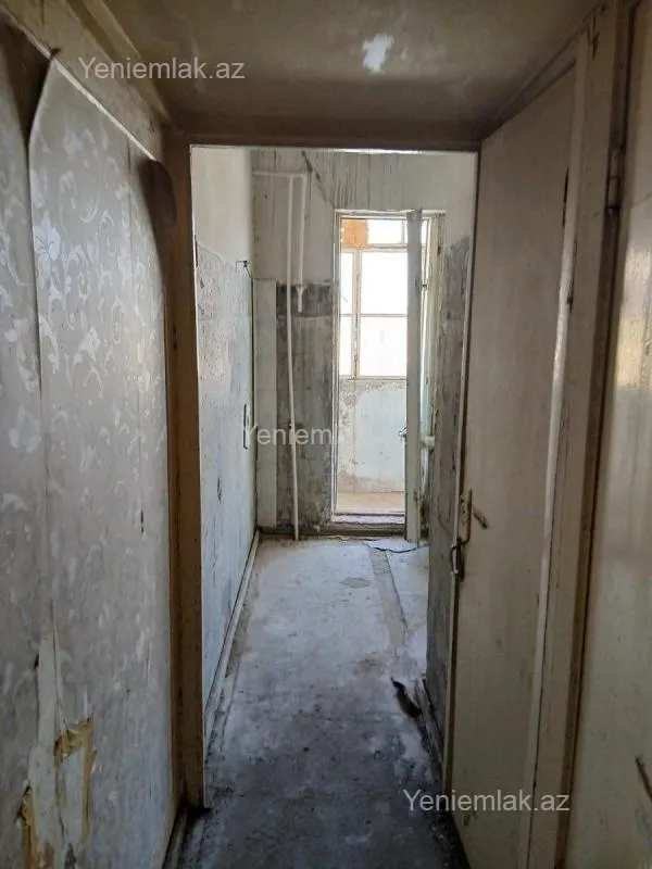 Satılır 2 otaqlı köhnə tikili 70 m²