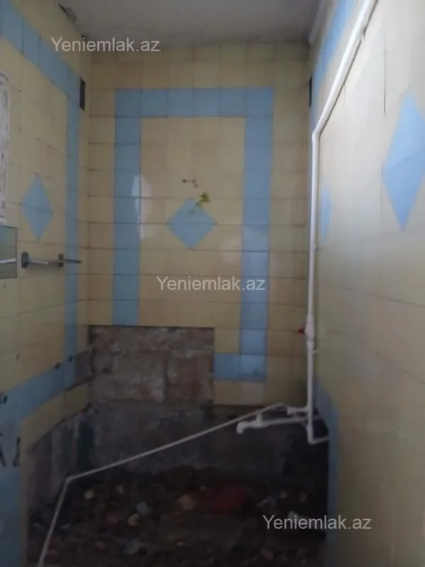 Satılır 2 otaqlı köhnə tikili 70 m²