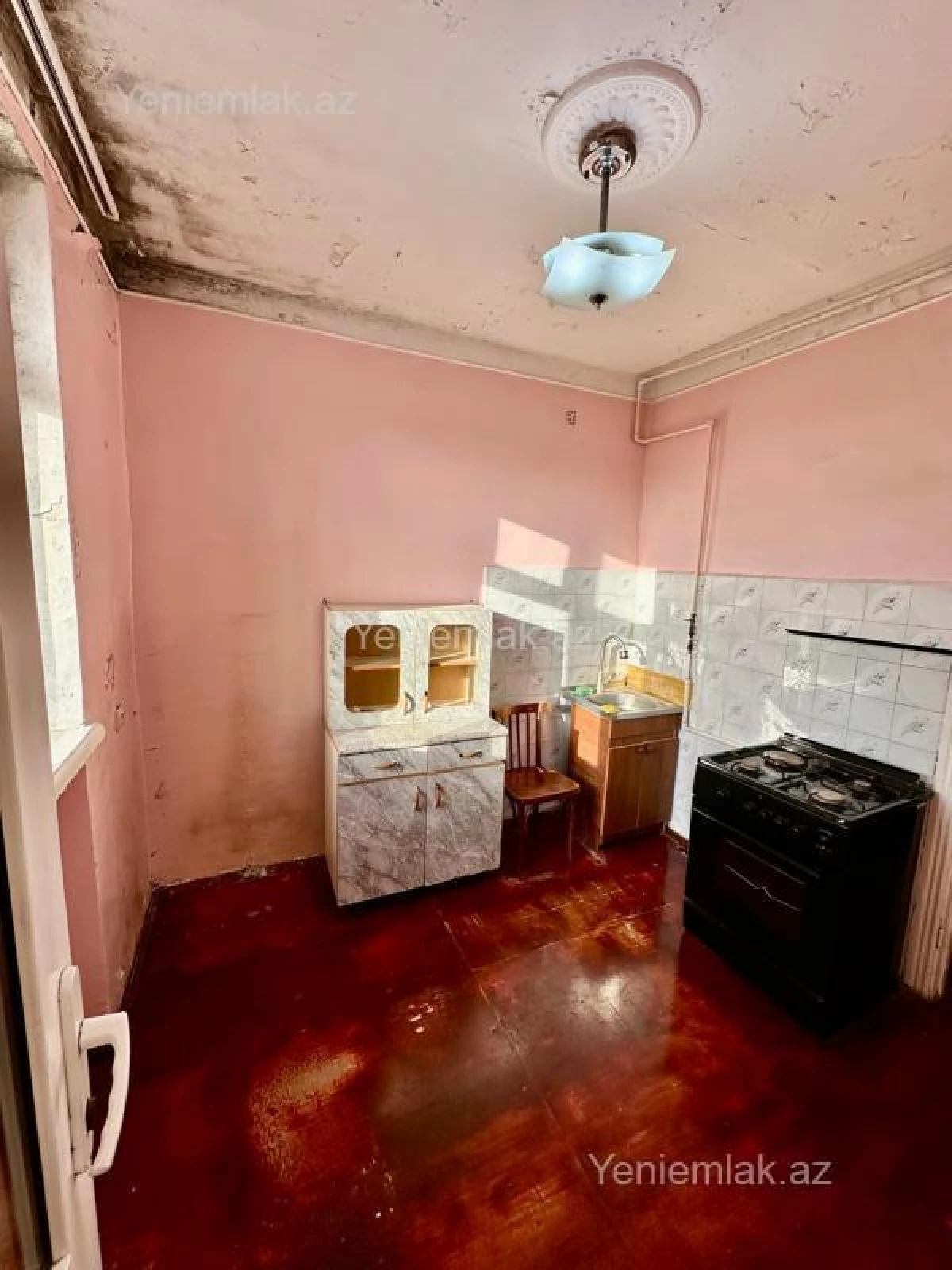 Satılır 3 otaqlı köhnə tikili 80 m²