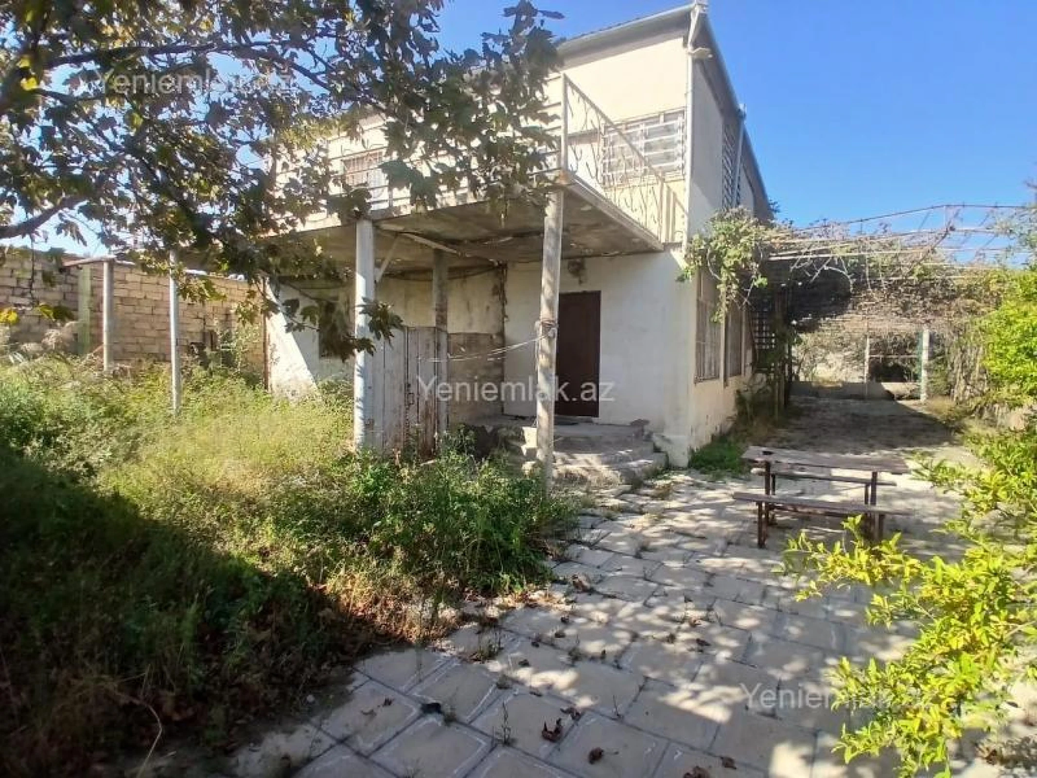 Satılır 5 otaqlı həyət evi 300 m²
