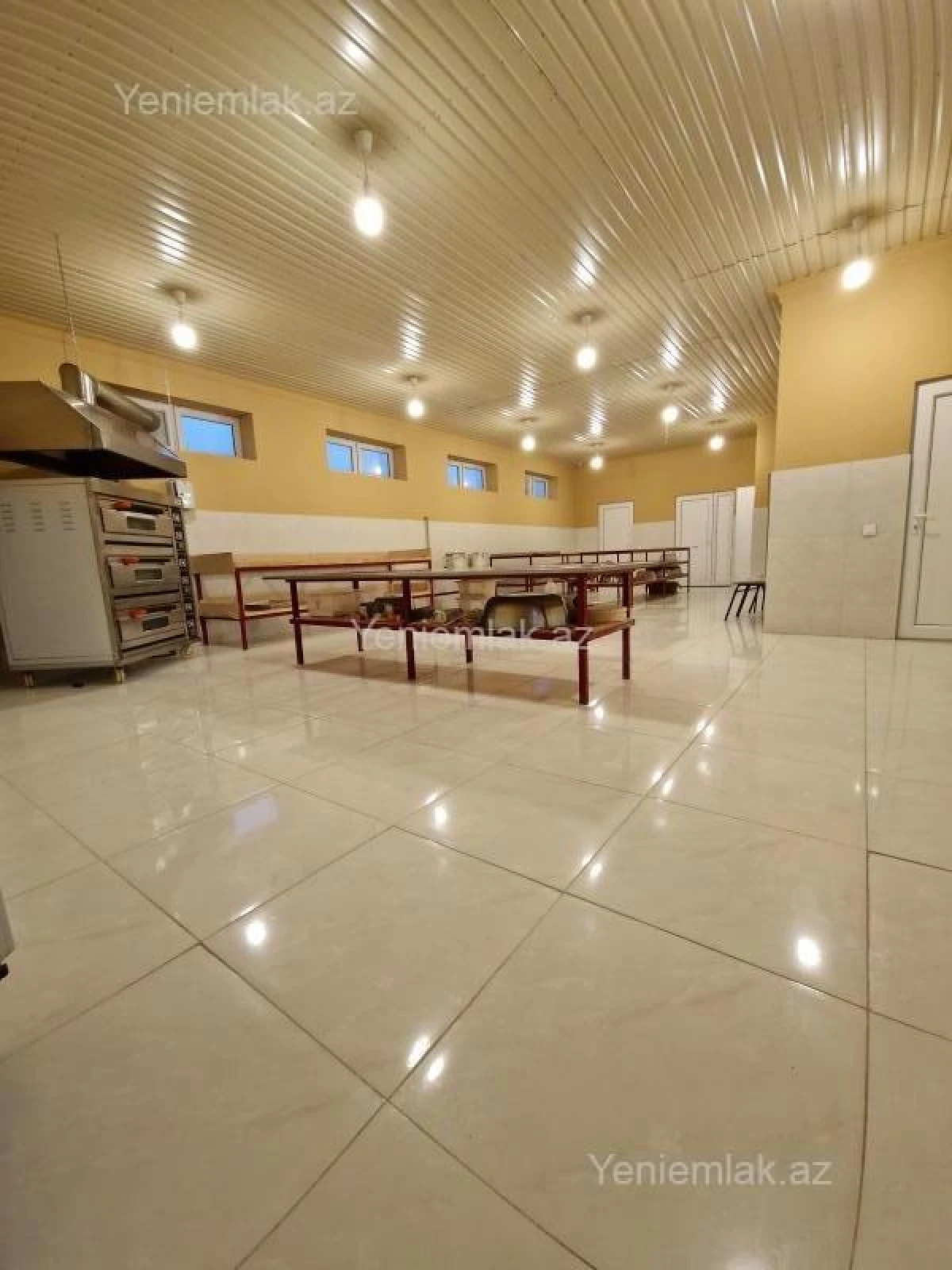 Satılır 8 otaqlı obyekt 208 m²