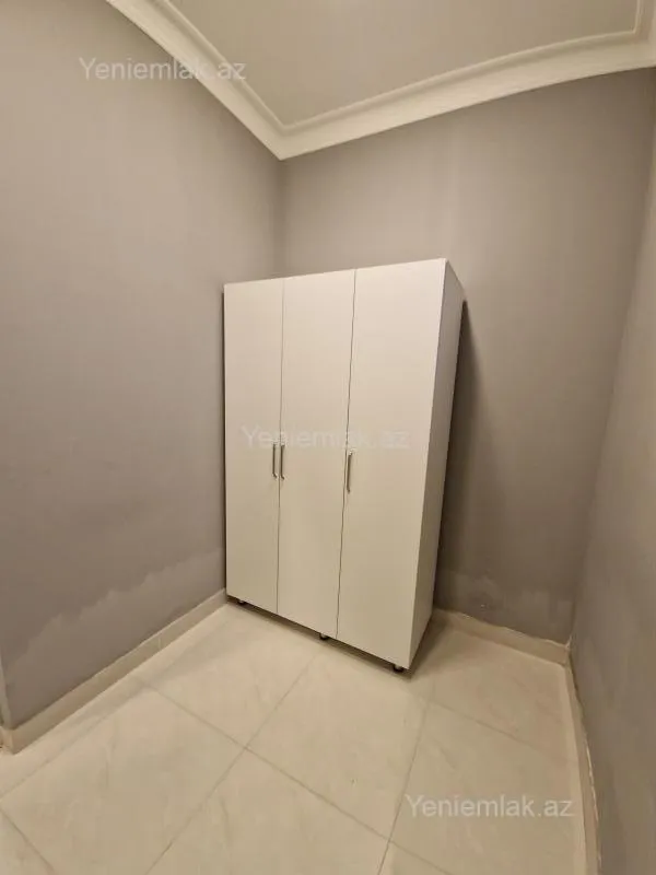 Satılır 8 otaqlı obyekt 208 m²
