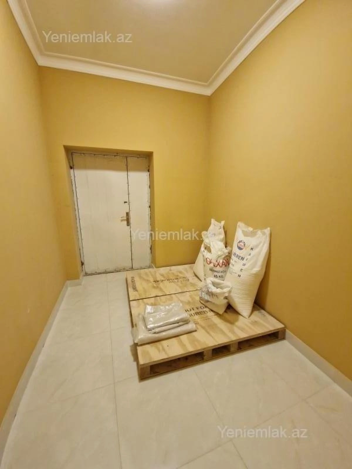 Satılır 8 otaqlı obyekt 208 m²