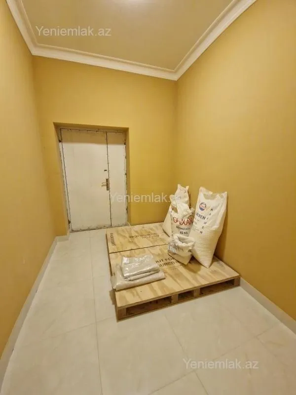 Satılır 8 otaqlı obyekt 208 m²