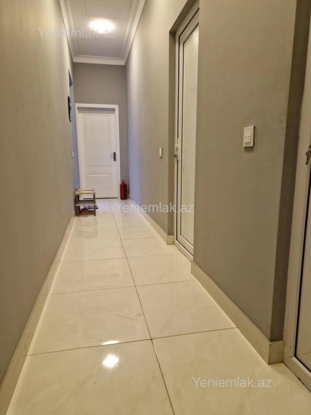 Satılır 8 otaqlı obyekt 208 m²