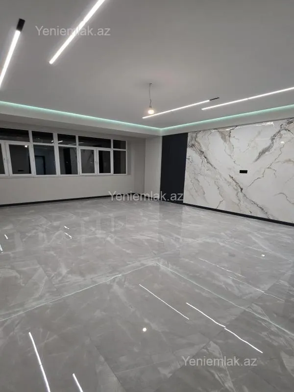 Satılır 3 otaqlı yeni tikili 130.3 m²
