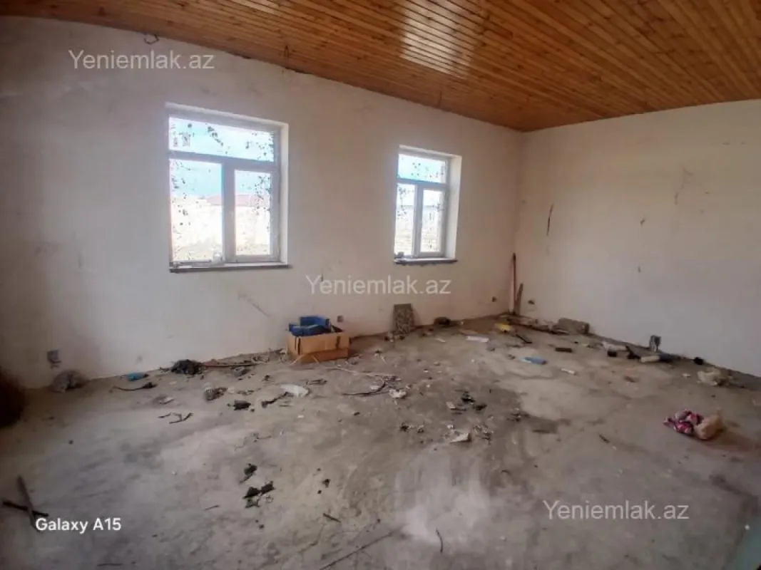 Satılır 5 otaqlı həyət evi 260 m²