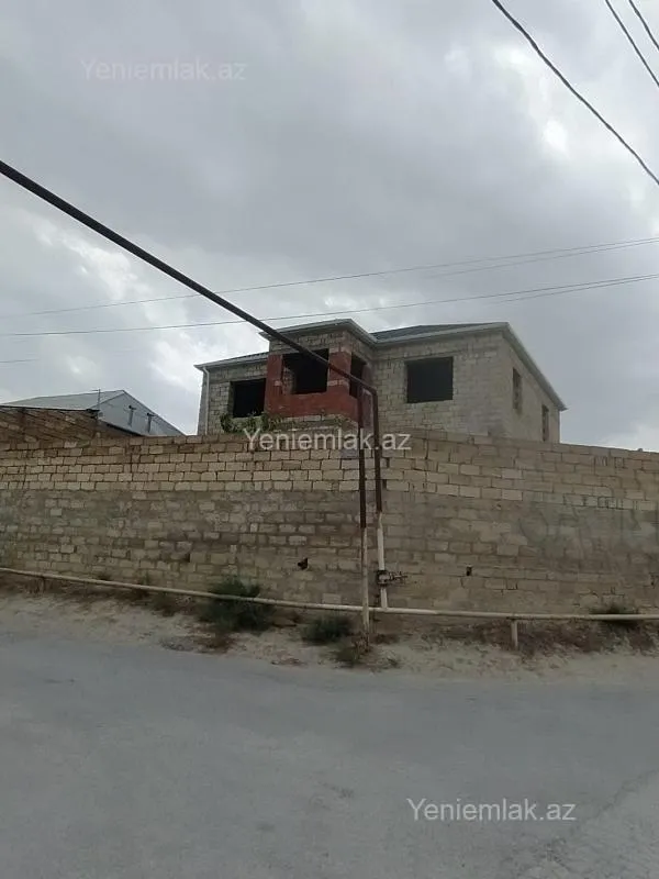 Satılır 6 otaqlı həyət evi 225 m²