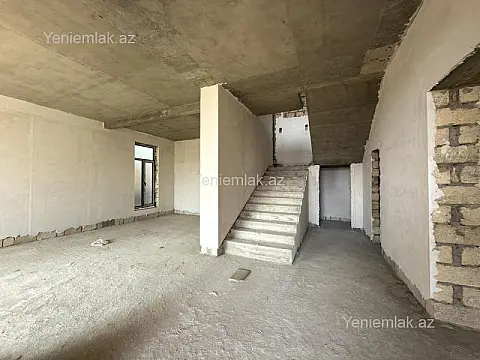 Satılır 6 otaqlı həyət evi 367 m²