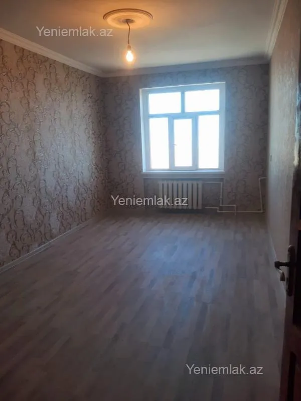 Satılır 5 otaqlı köhnə tikili 120 m²