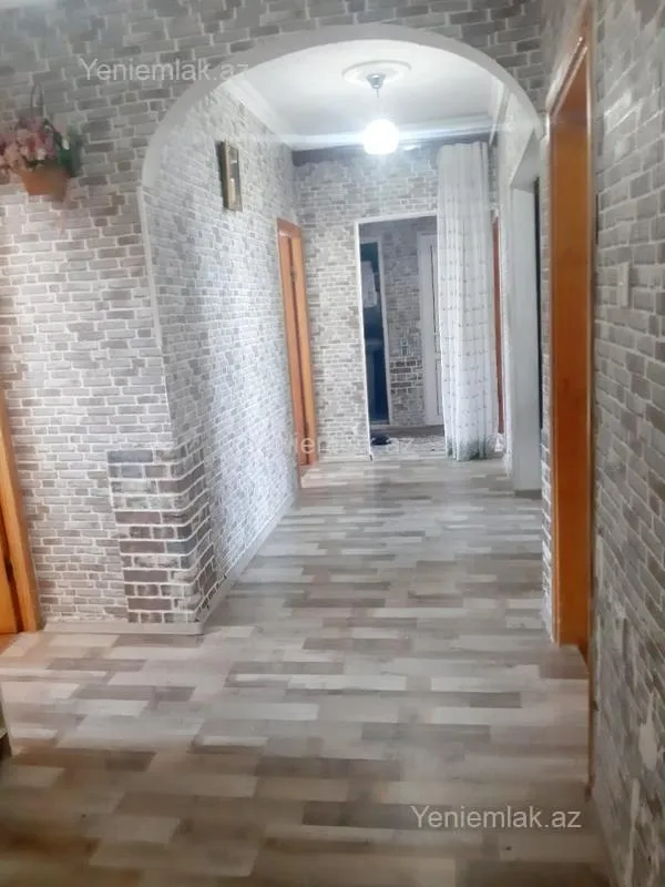 Satılır 5 otaqlı köhnə tikili 120 m²