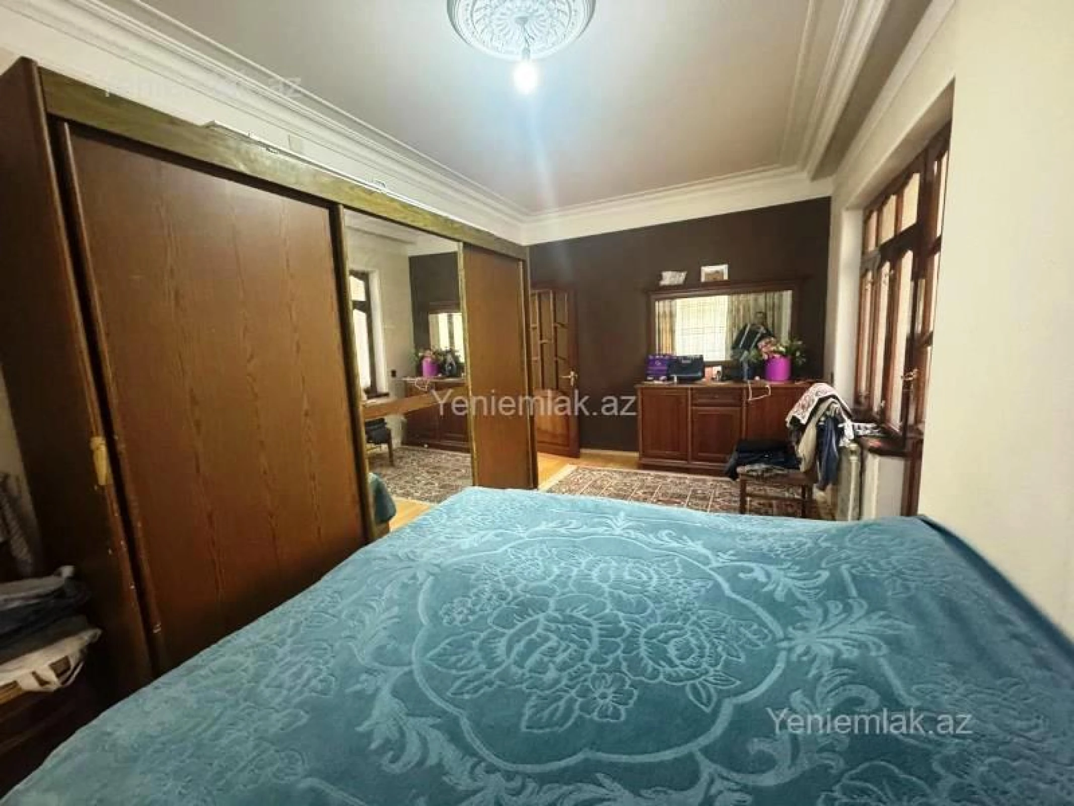 Satılır 4 otaqlı köhnə tikili 100 m²