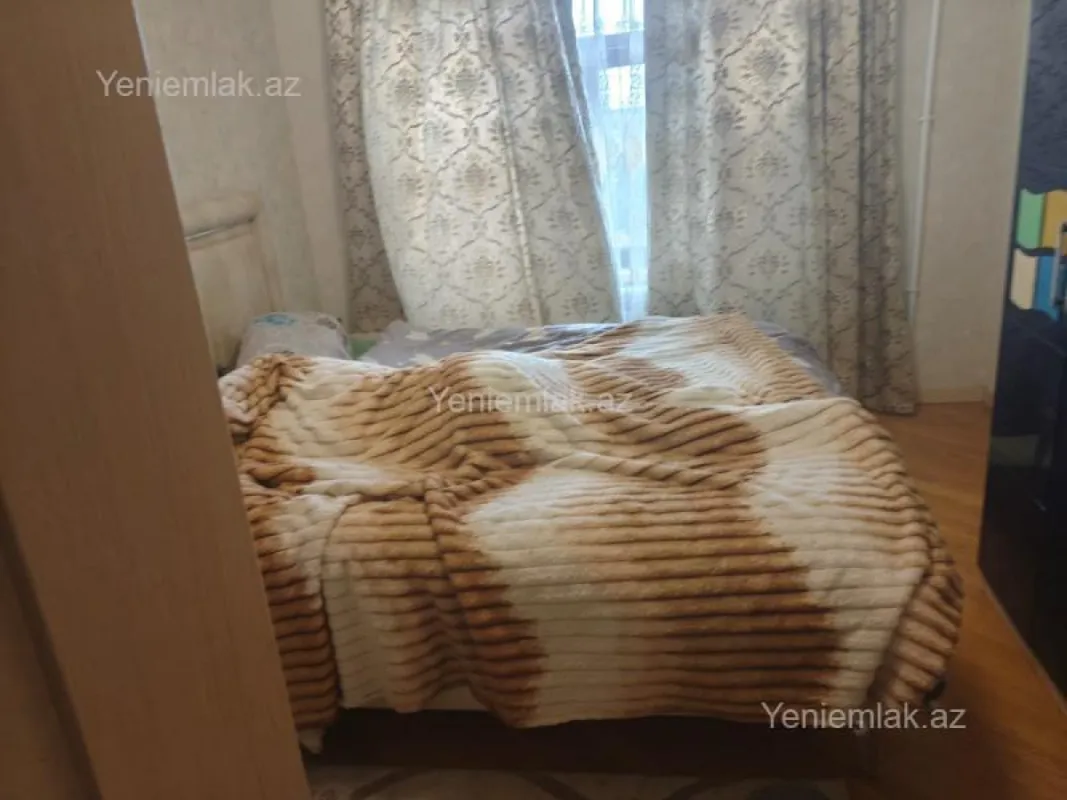 Satılır 5 otaqlı köhnə tikili 110 m²