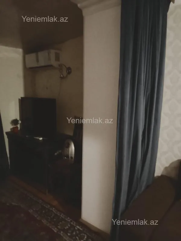 Satılır 1 otaqlı köhnə tikili 38 m²