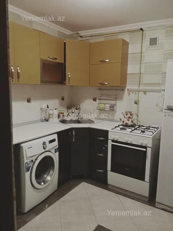 Satılır 1 otaqlı köhnə tikili 38 m²