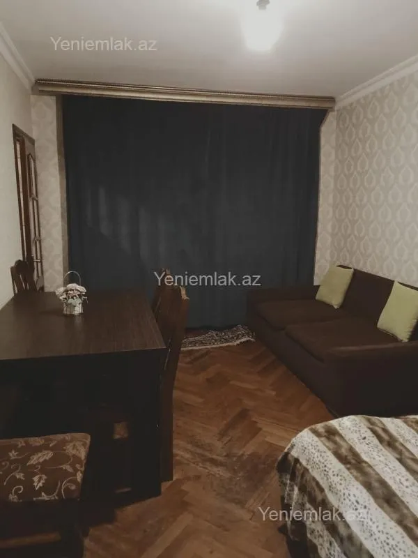 Satılır 1 otaqlı köhnə tikili 38 m²