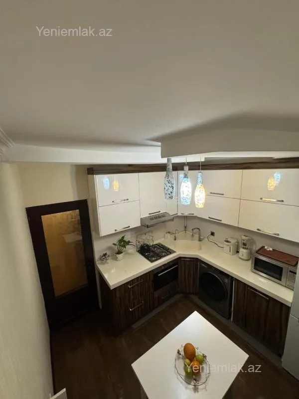 Satılır 3 otaqlı köhnə tikili 85 m²